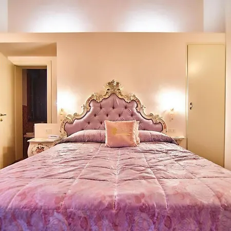 Cà Zane Martin Hotel 4*