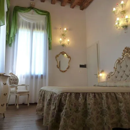 Cà Zane Martin Hotel 4*