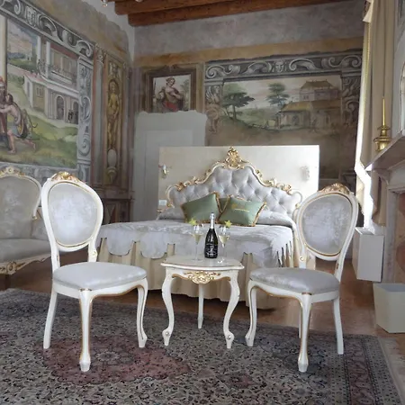 Cà Zane Martin Hotel