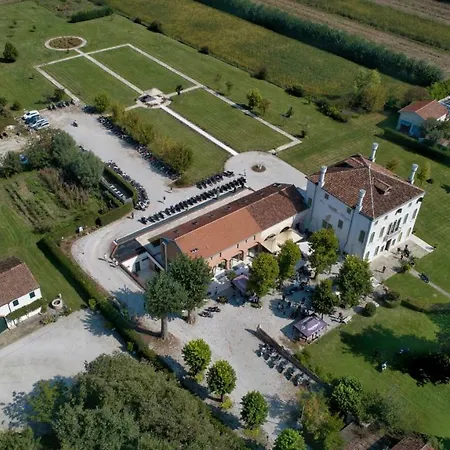 Cà Zane Martin Hotel