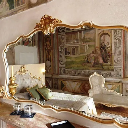 Cà Zane Martin Hotel