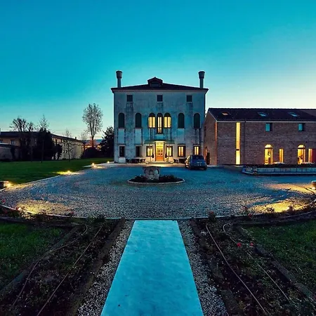 Ca Zane Martin Szálloda 4*